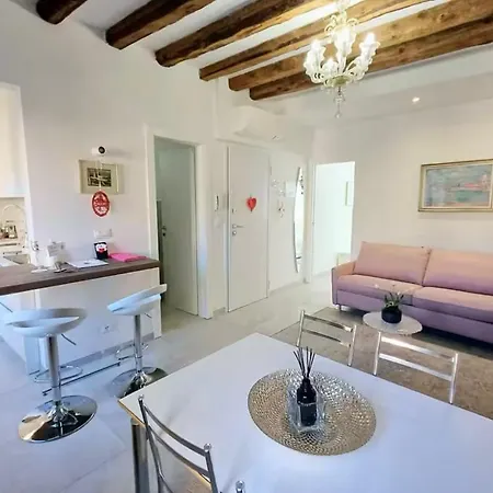 Apartament The Silk - Travel Sustainable Wenecja
